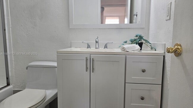 Building Photo - 4550 NW 9th St