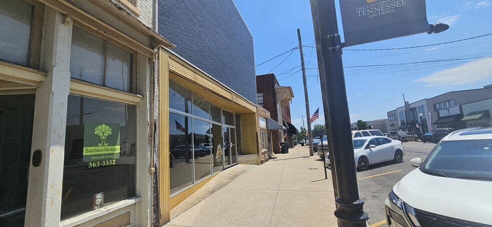 Building Photo - 113 S 1st St