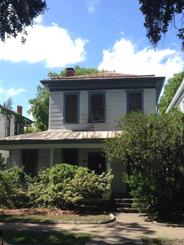 Foto principal - 511 W 37th St