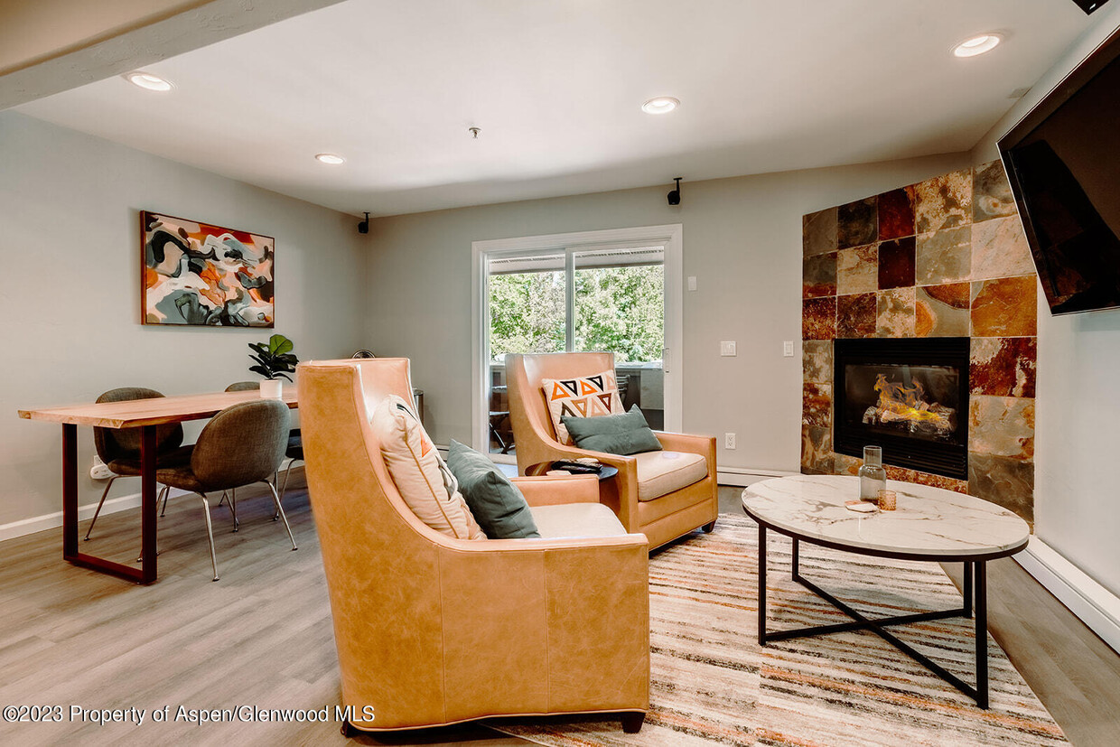 Foto principal - 326 Midland Ave
