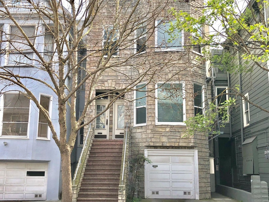 Primary Photo - 1653 Fulton St