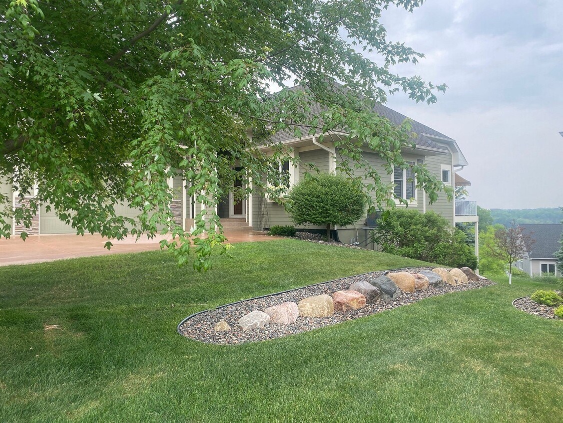 5535 Fernbrook Ln N, Plymouth, MN 55446 Townhome Rentals in Plymouth