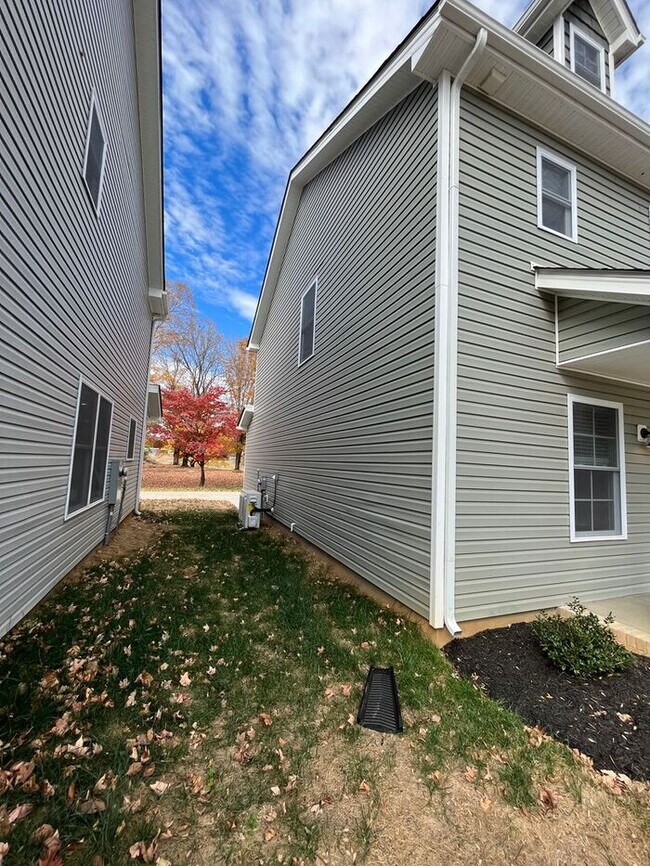Foto del edificio - New Construction 3 BR, 2.5 BA, 1 Car Garage!