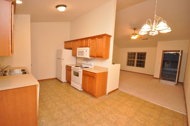 Building Photo - 95/105 Boone Crossing Drive