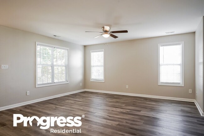 Building Photo - 3206 Hayling Dr