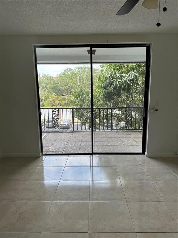 Foto del edificio - 3680 Inverrary Dr