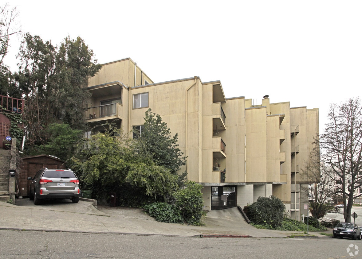 Building Photo - 601 Brooklyn Ave
