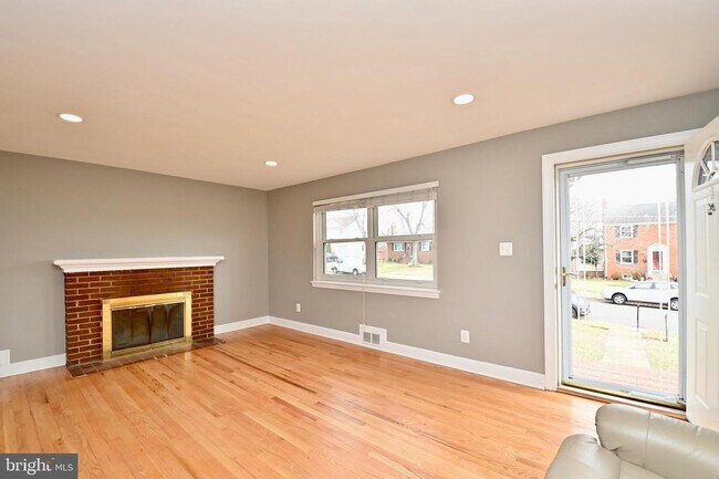 Foto del edificio - 5918 Dinwiddie St