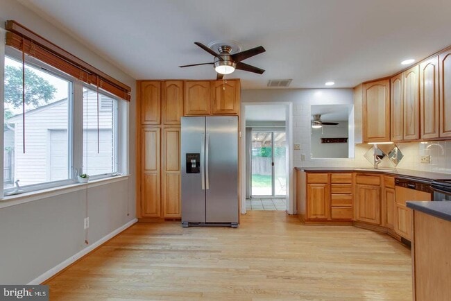 Foto del edificio - 5834 Pratt St