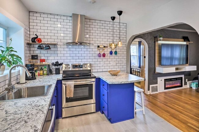 Building Photo - 1349 N 39th St