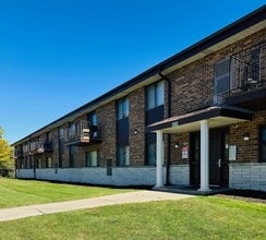 Building Photo - 9401 W Calumet Rd