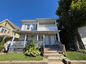 Building Photo - 334 Hollister St