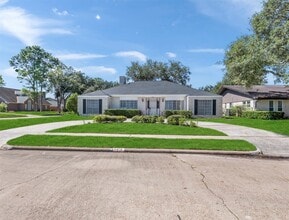 Building Photo - 9418 Brooding Oak Cir
