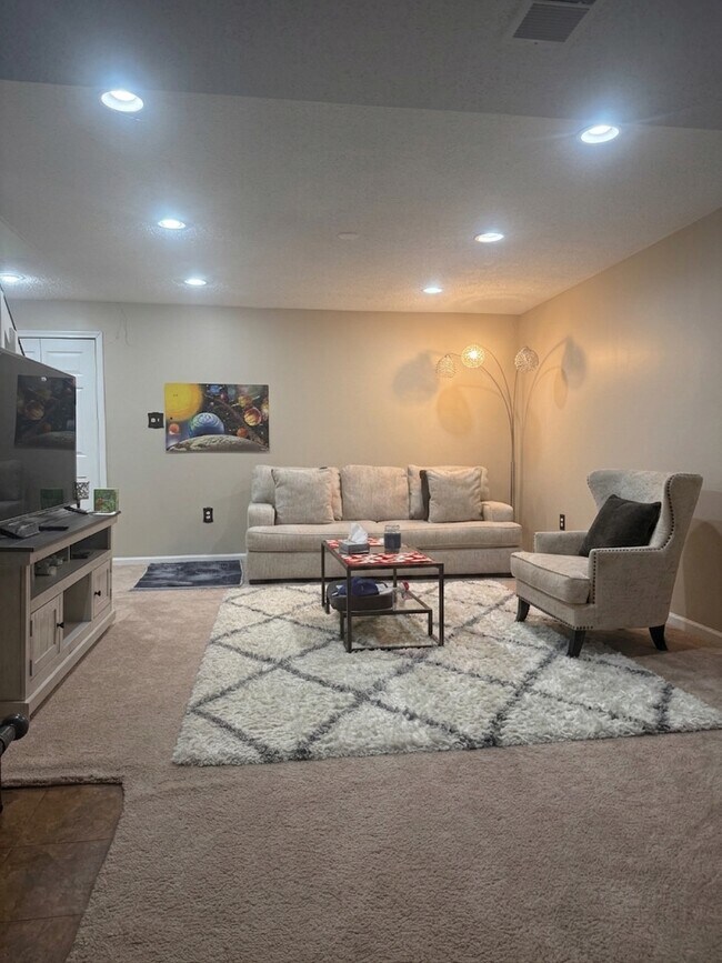 Building Photo - 3729 Hetten Ln