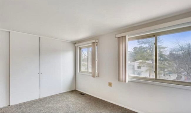 Foto del edificio - 9409 Gentle Cir