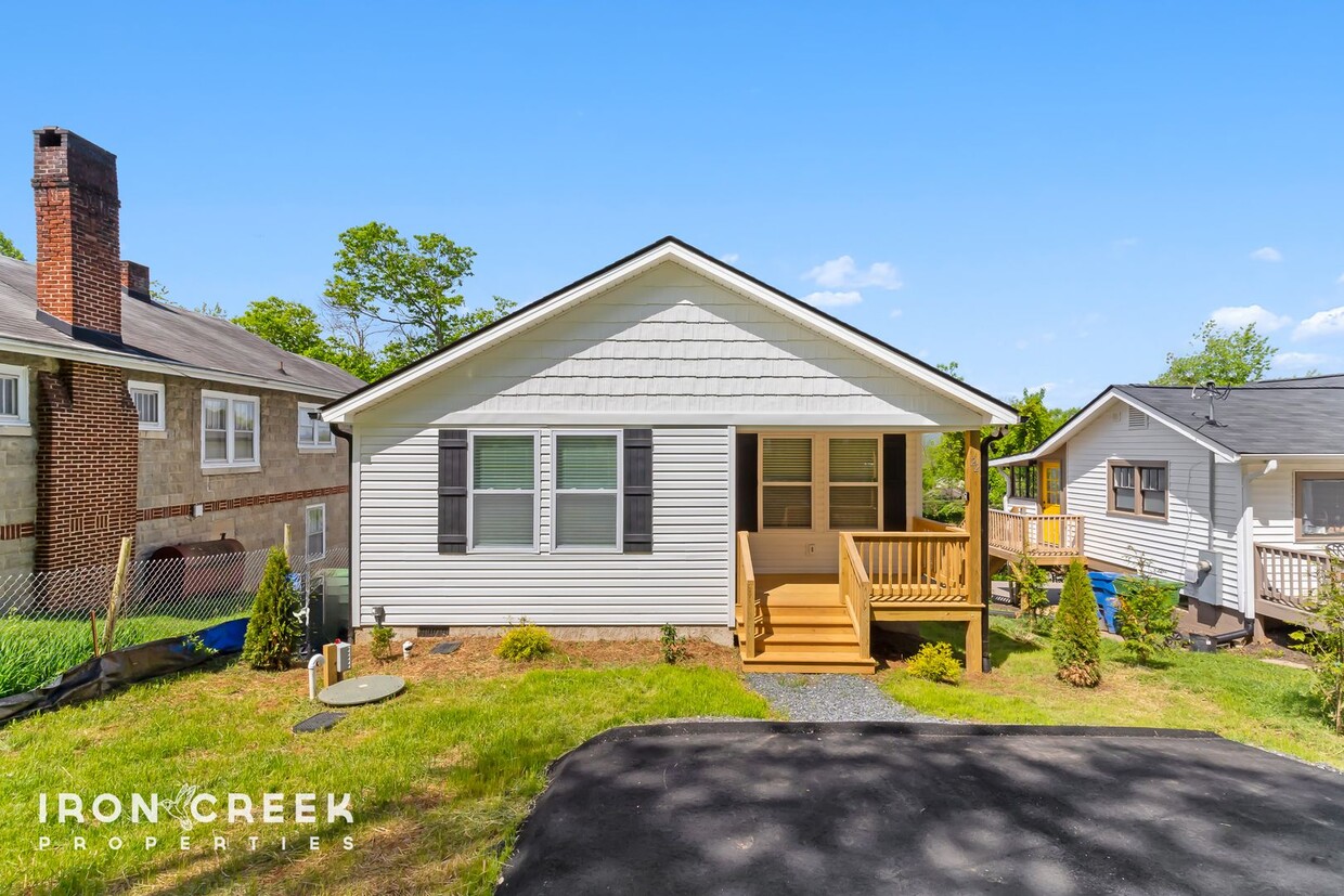 Foto principal - Bright and Modern: New Construction Three-...