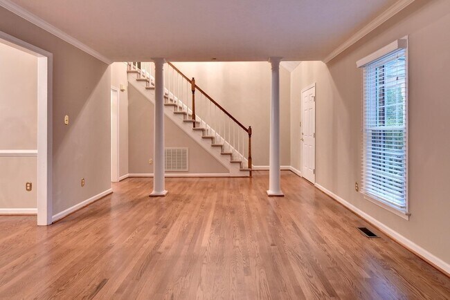 Building Photo - Beautifully Updated Cape Cod
