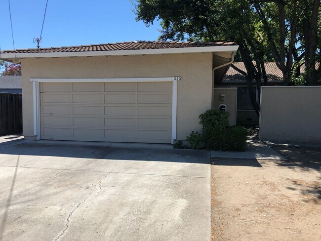 Building Photo - Alviso St