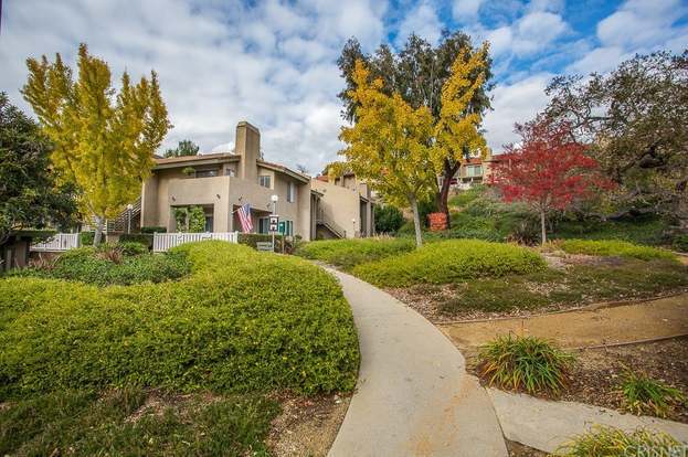 Walkway to condo - 248 Oak Leaf Dr