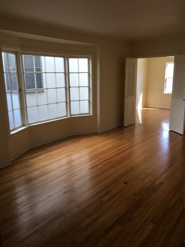 Living Room - 4042 Los Feliz Blvd