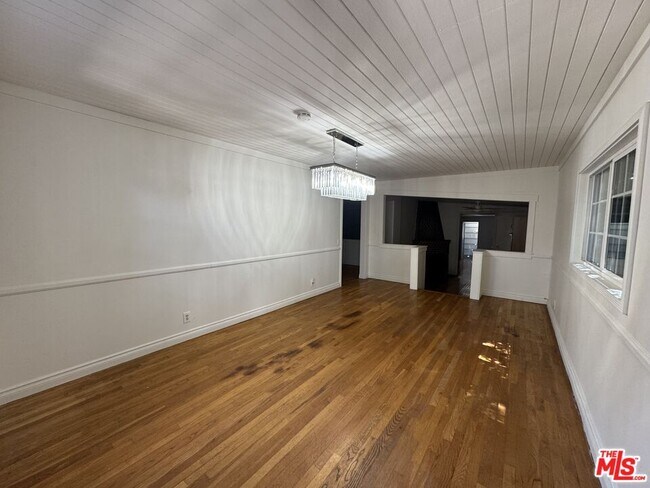 Building Photo - 2421 California Ave