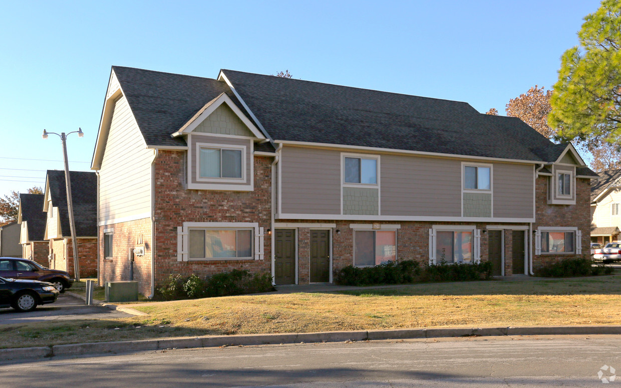 Building Photo - Windsor Village Apartments