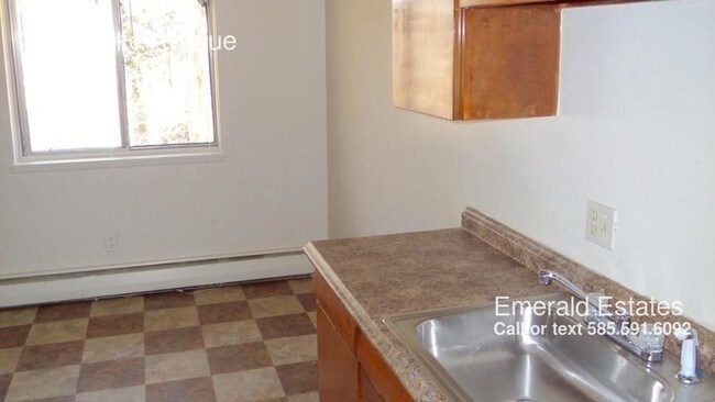 Building Photo - 1 bedroom in Rochester NY 14612