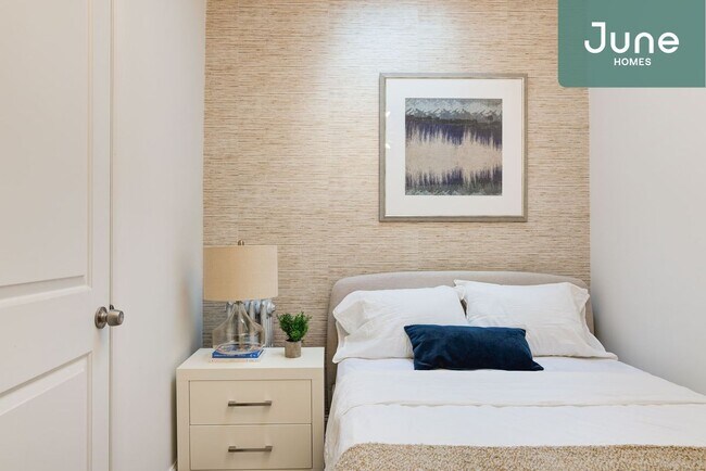 Foto del edificio - Full room in 4-bed/1.0-bath Home