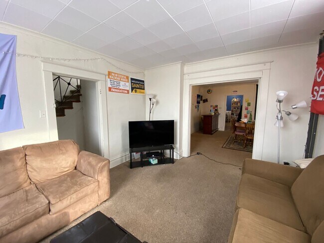 Foto del edificio - 1204 Kenwood Ave