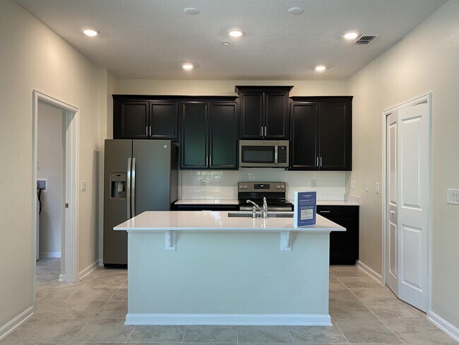 Foto del edificio - 2999 Aqua Virgo Loop