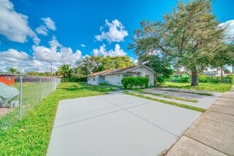 Building Photo - 757 NW 95th Terrace