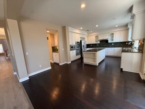 Building Photo - 2750 Dove Tail Dr