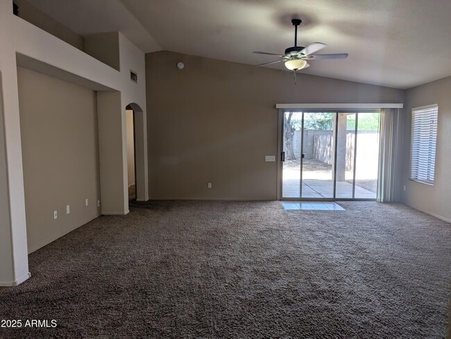 Building Photo - 534 W Bluefield Ave