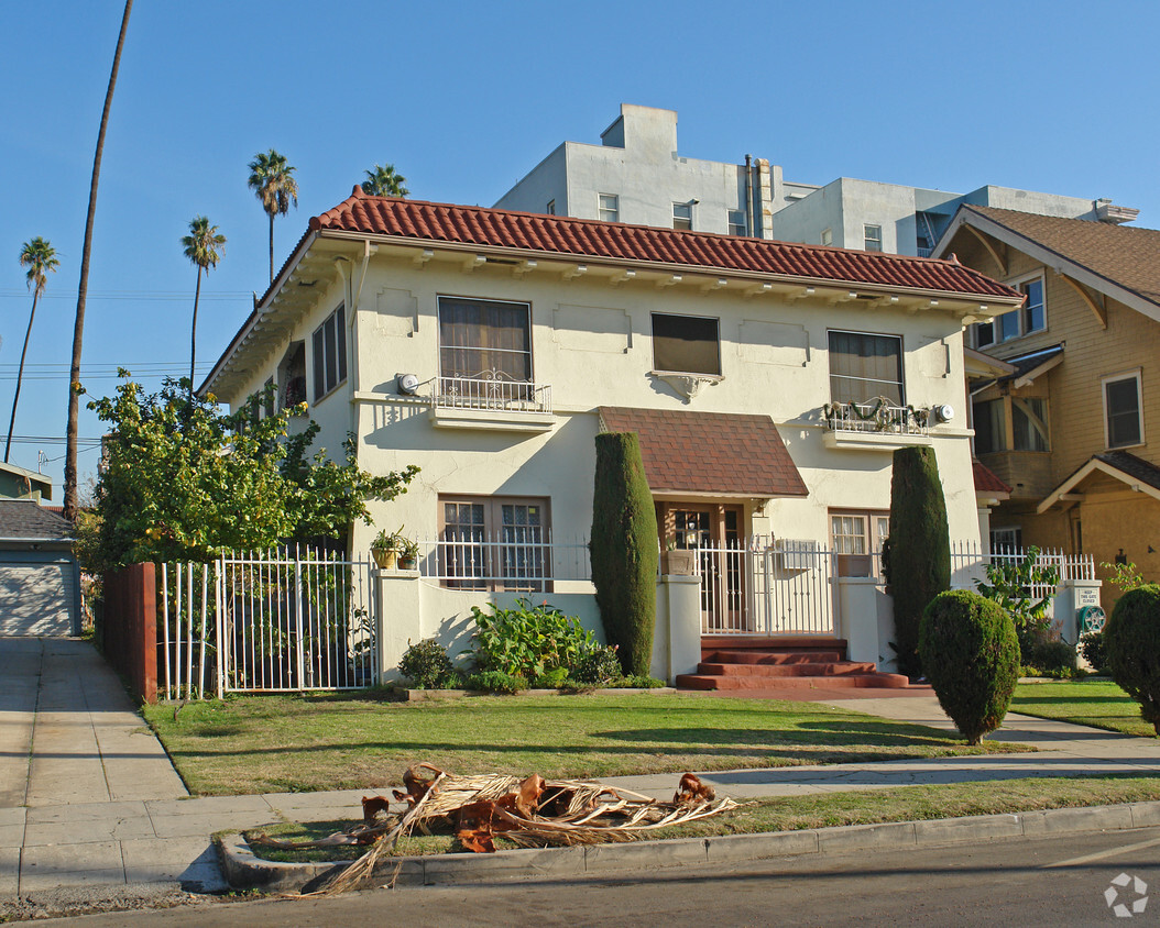Primary Photo - 1270 3rd Ave