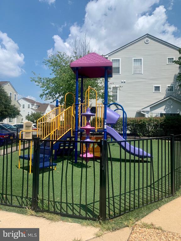 Foto del edificio - 7708 Haynes Point Way