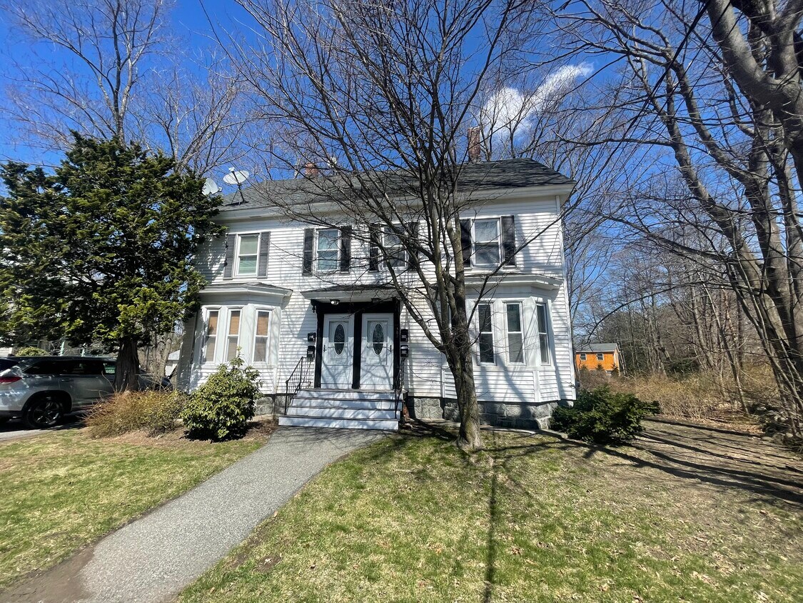 Primary Photo - 382 Main St
