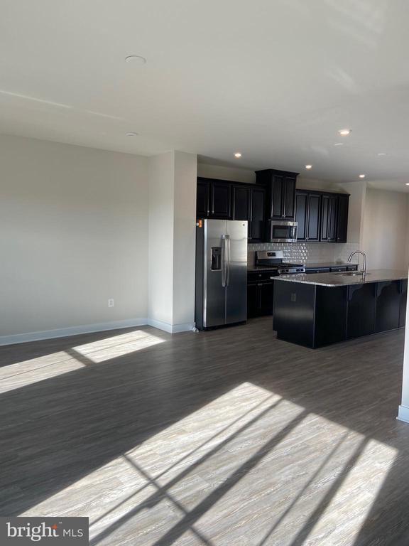 Building Photo - 103 Bergamot Wy