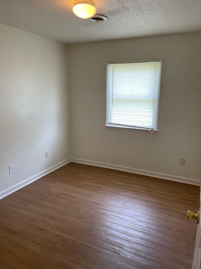 Building Photo - Burlington