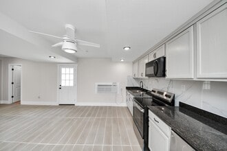 Building Photo - 5903 Belneath St