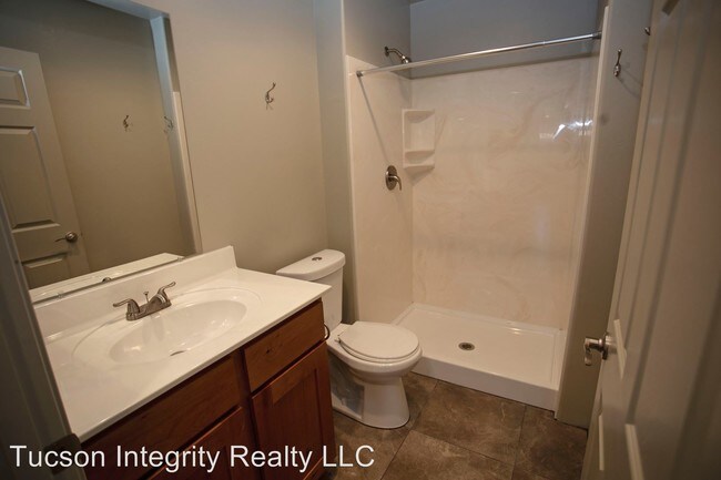 Foto del edificio - 607 E Elm St