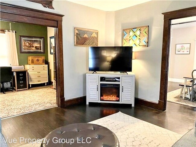 Building Photo - 3 br, 1 bath House - 460 S 19th Street