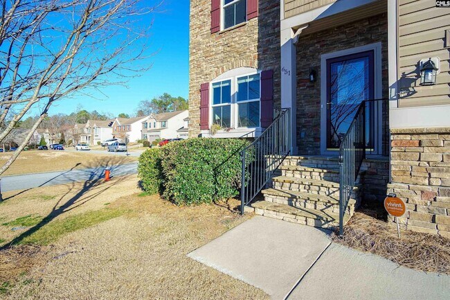 Foto del edificio - 651 Stonebury Cir
