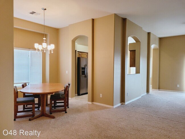 Building Photo - 3 br, 2 bath House - 682 S Lawson Dr