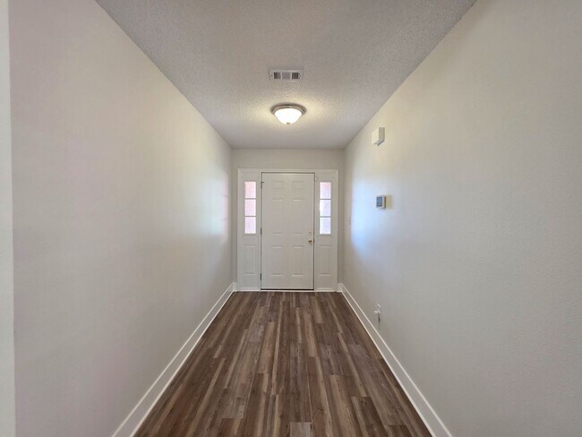 Building Photo - 5008 Orlando Ct