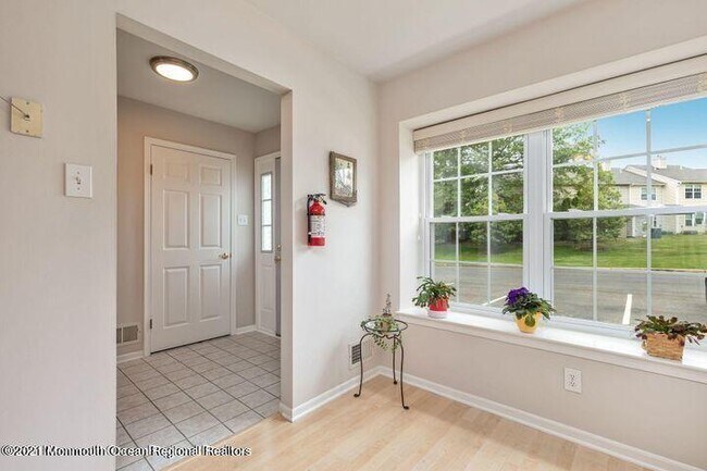 Foto del edificio - 27 Haverford Ct