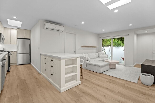 Foto del edificio - 2708-2710 2nd Street