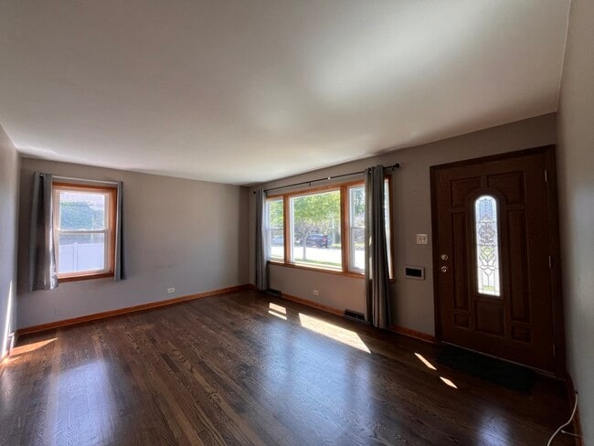 Building Photo - 2714 W 97th St