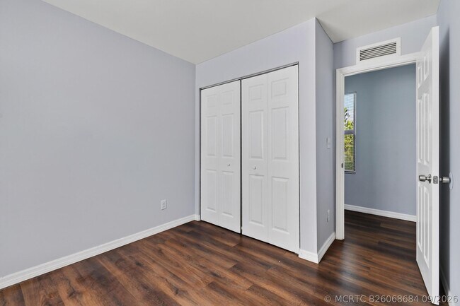 Foto del edificio - 641 6th St
