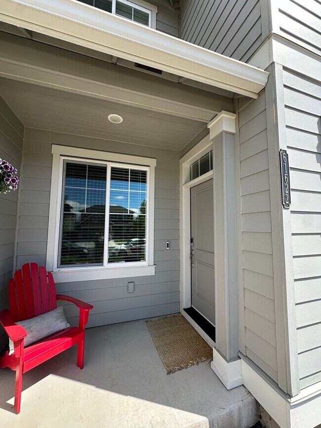 Foto del edificio - Gorgeous newer townhome in SE Bend!