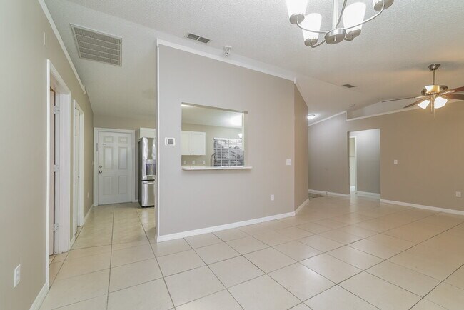 Foto del edificio - 248 Grifford Dr